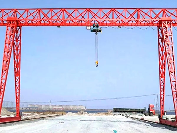 رافعة قنطرية ذات جسر علوي